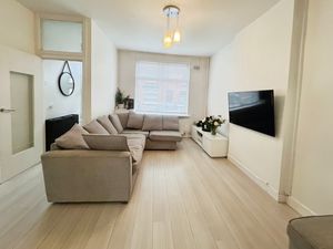 Lounge- click for photo gallery